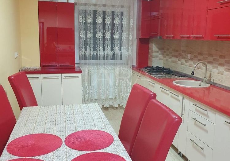 Apartament 2 camere decomandat în zonă excelentă. - Poză 3