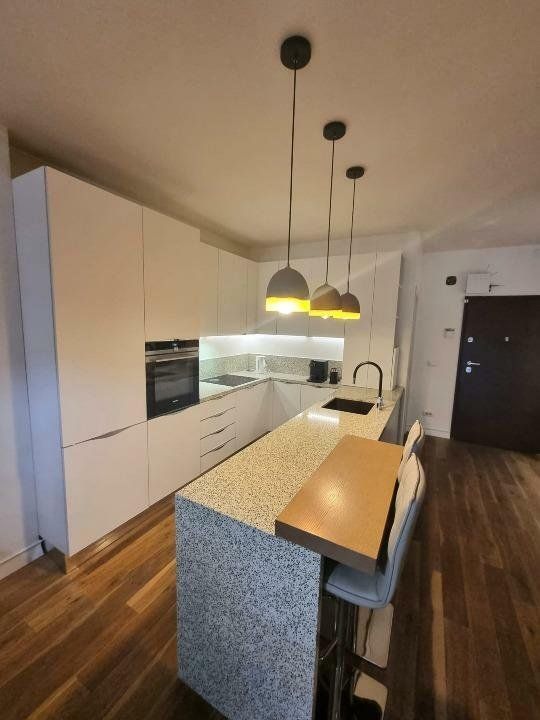 Apartament 6 camere, gradina privata - Poză 3
