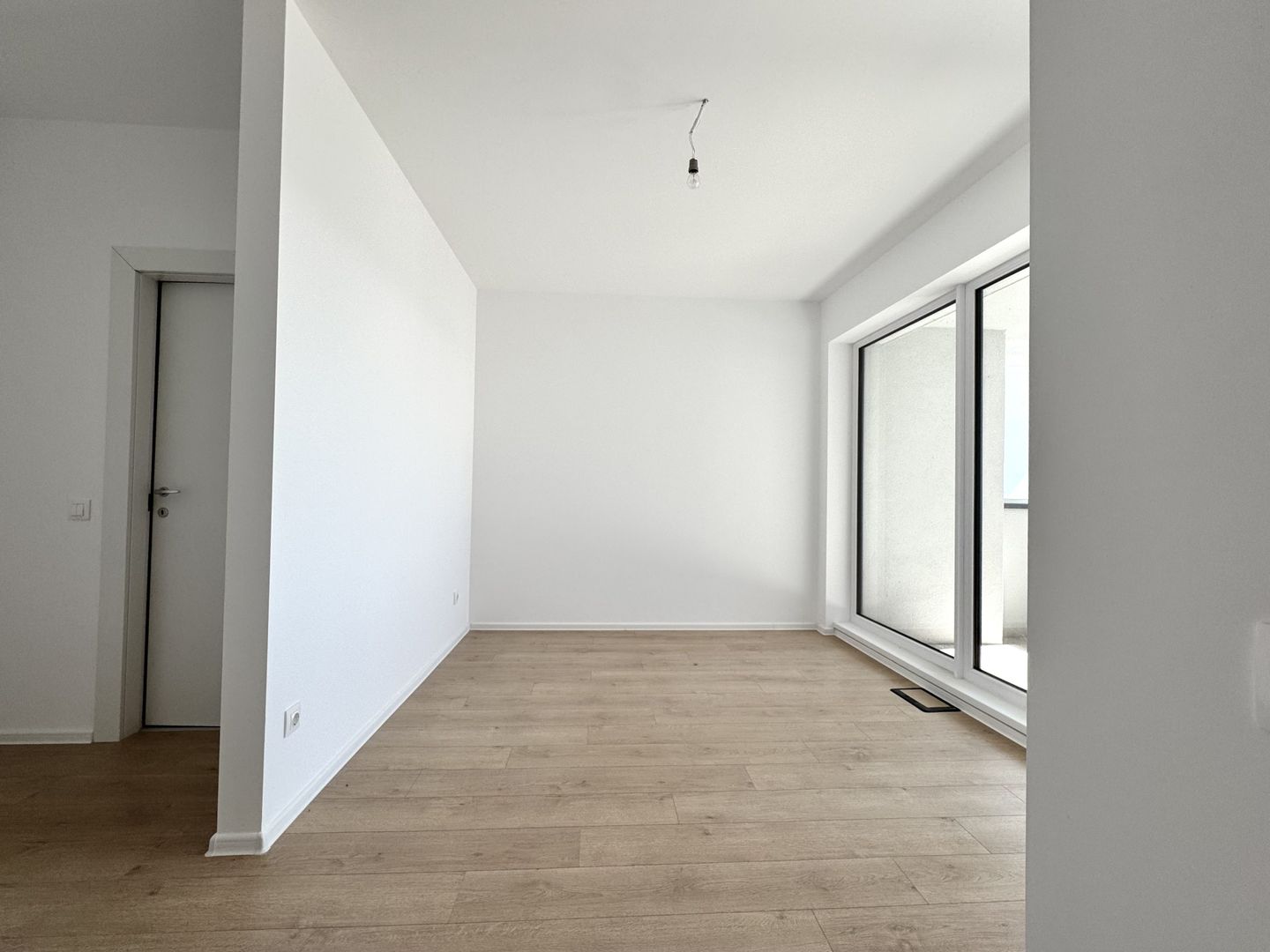 3 camere SU 74 mp + terasa 13.5 mp - Sector 1 - Poză 1