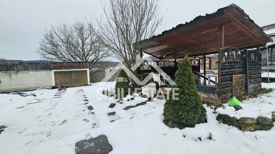 Casa Sibiu la Nucet teren 2317mp - Poză 2