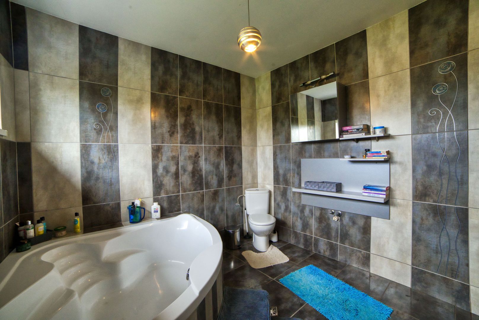 Casa complet mobilata 5 camere 3 bai curte generoasa - Poză 34