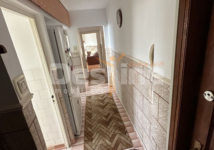 Apartament cu 3 camere de vânzare – Zona Casa de Cultură, Constanța - Poză 2
