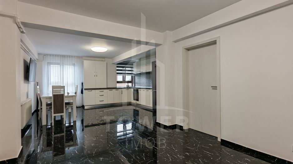 Penthouse 100 mp, terasă generoasă- vedere panoramică, compartimentare excelenta - Poză 1