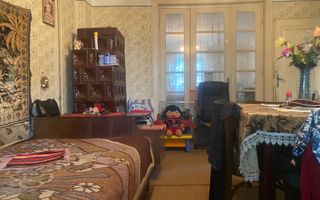 Vanzare casa cu 6 camere in Targoviste - vizavi de Colegiul Carabella - Poză 1