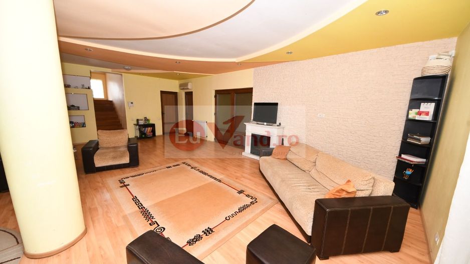 Vila spatioasa, pretabil pentru locuit/clinica, zona Micro 17 – Galati - Poză 56