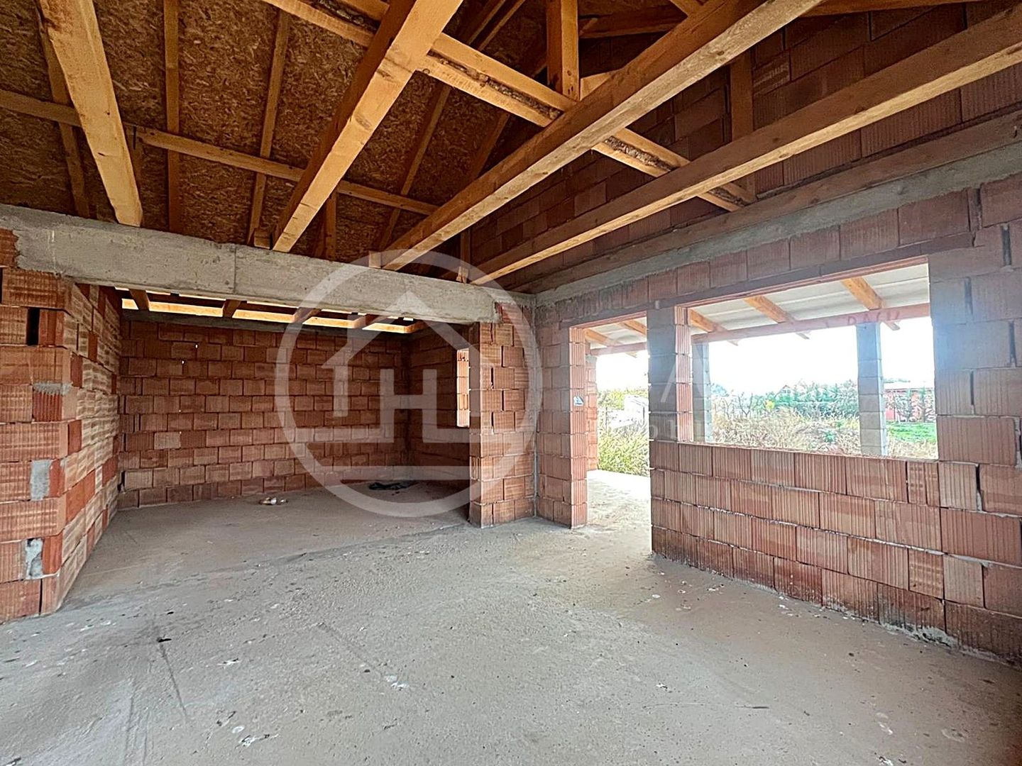 Teren si casa la rosu de vanzare in Biharia, Bihor - Poză 5