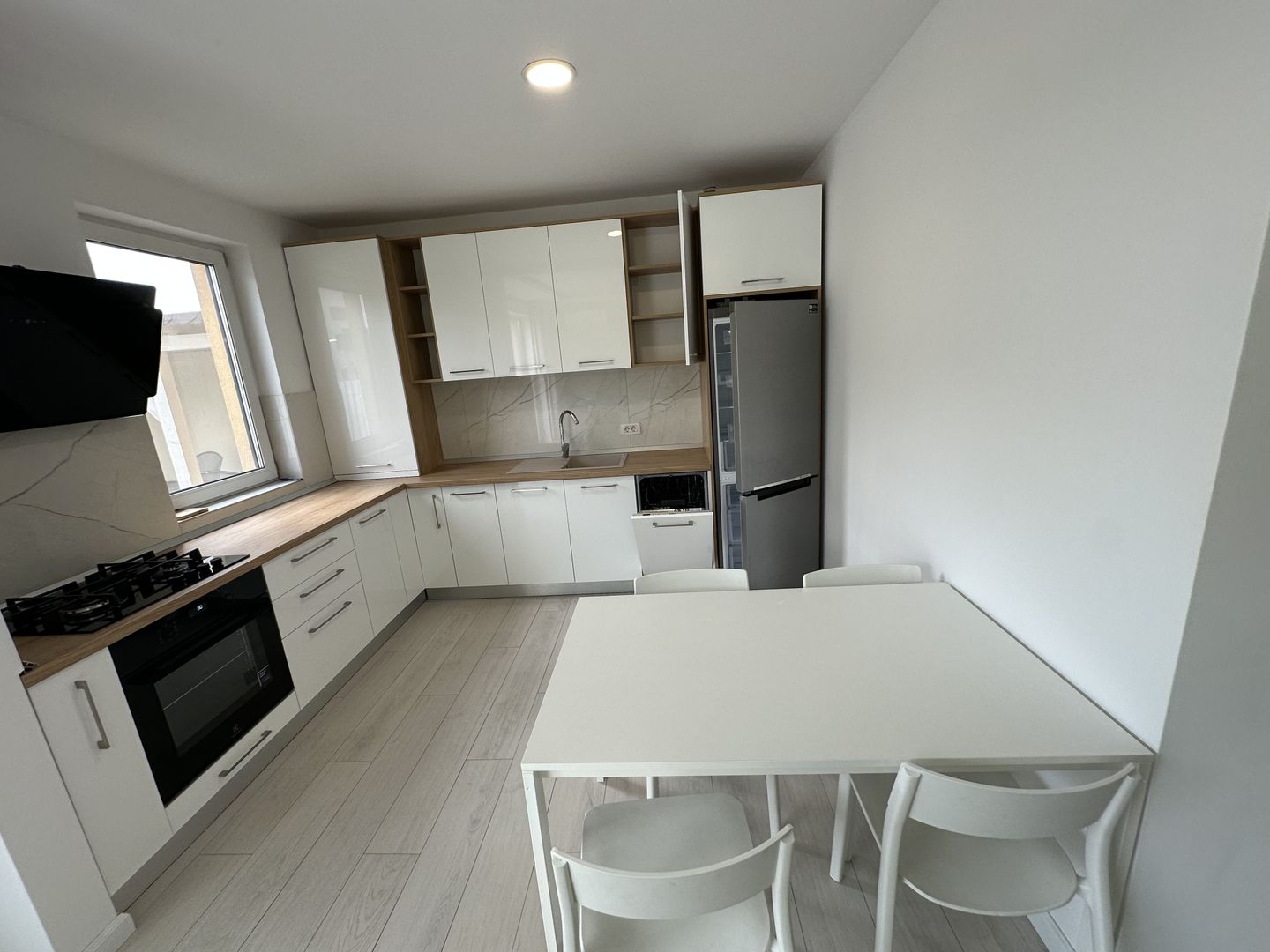 Apartament în zona de N/ Dumbravita zona Player Pool - Poză 4