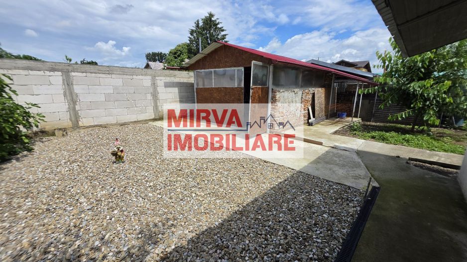🏡 Casă renovată cu 6 camere, teren 557 mp – Berceni, Prahova - Poză 13