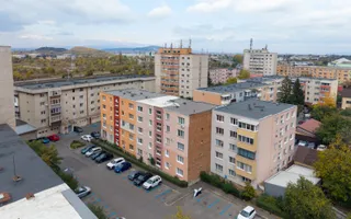 Triaj-Coresi-3 camere+2 bai-70 mp utili NERENOVAT - Poză 13