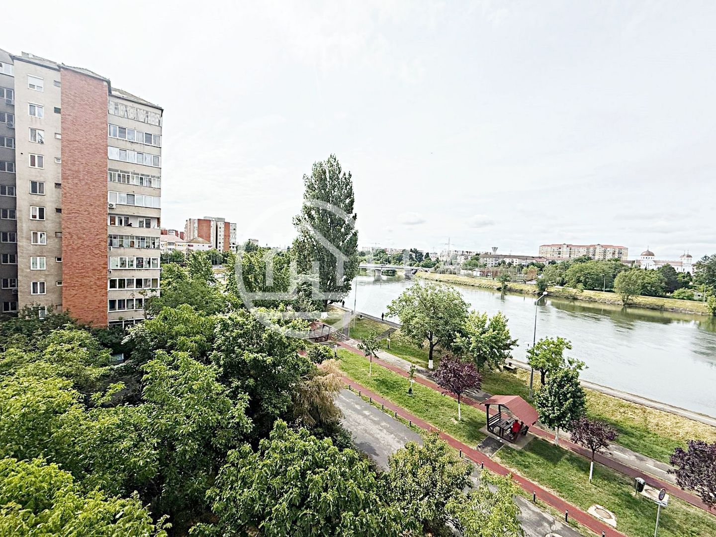 Apartament cu 3 camere de inchiriat in zona  Rogerius, Oradea - Poză 12