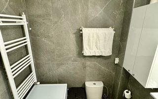 Etaj 1 Apartament cu 3 Camere, Decomandat, Pacurari - Poză 11