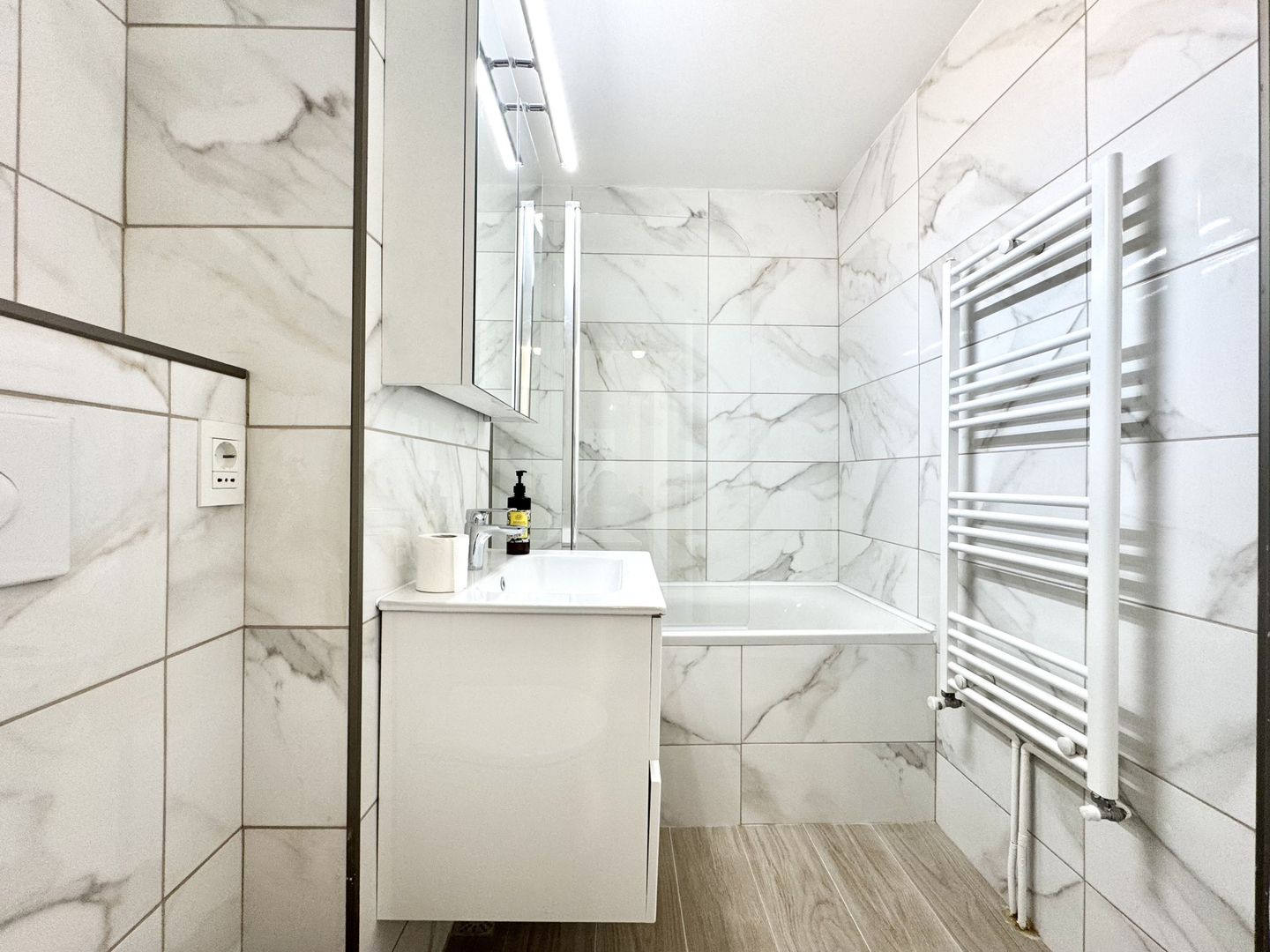 Apartament 2 camere Bucovina – decomandat, zonă excelentă - Poză 31