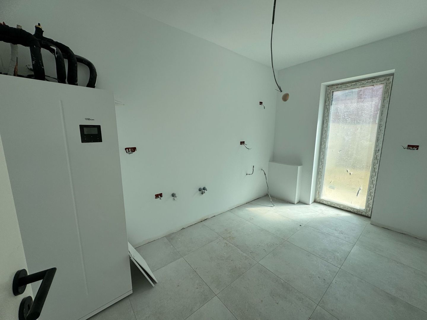 Townhouse modern cu grădină privată într-un cartier verde și sigur - Poză 5