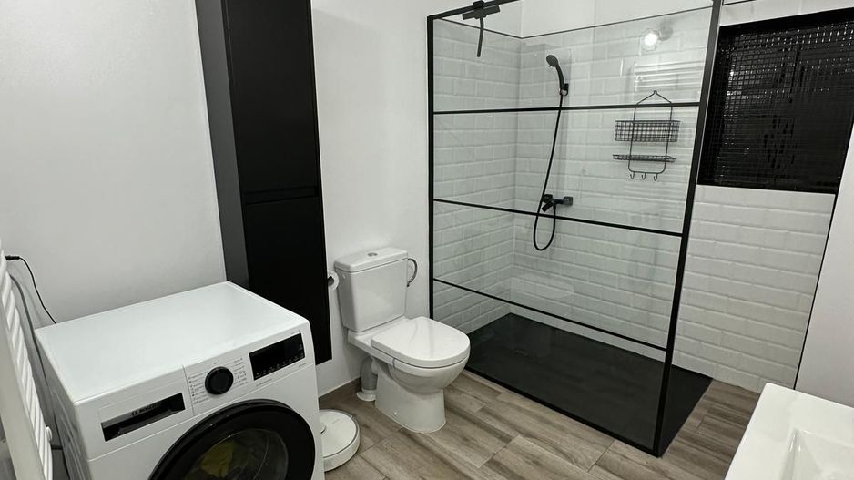 Imobil cu destinatii multiple- 6 apartamente - Poză 7
