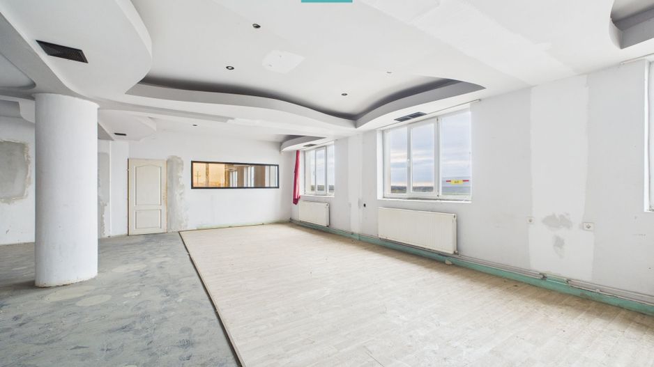 Clădire P+E parcare si platformă betonată 700mp - Poză 5