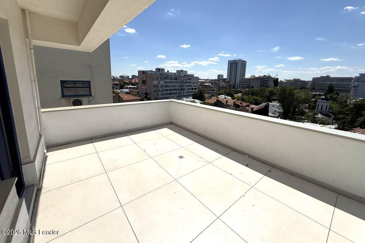 Polona - Duplex 256 mpu, 6 camere, etaje 6+7, panorama, terase 52 mp - Poză 35