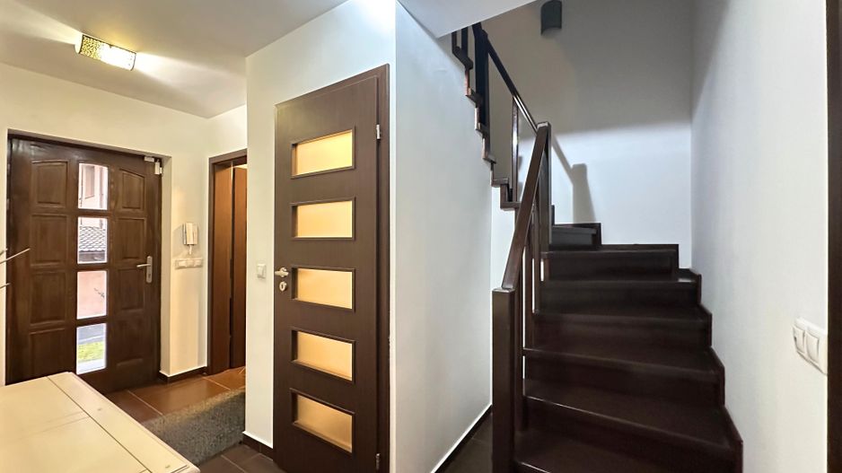 Închiriere casa duplex primitor creat pentru confort liniște și momente frumoase - Poză 17