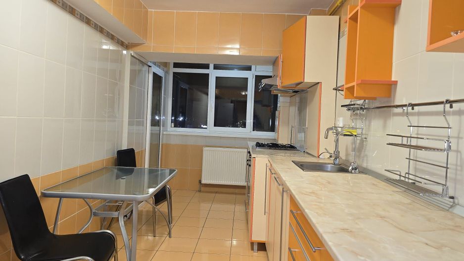 De inchiriat apartament cu 3 camere, Ultimul Leu, 600 Euro - Poză 2