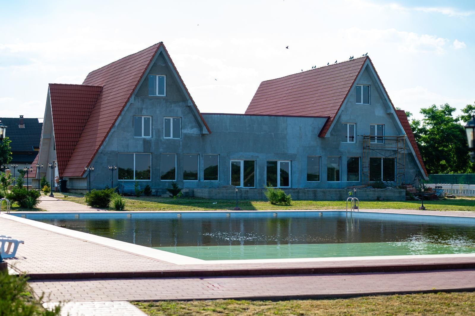 Sala de evenimente cu  piscina si foisor Biled COMISION 0 % CUMPARATOR - Poză 12