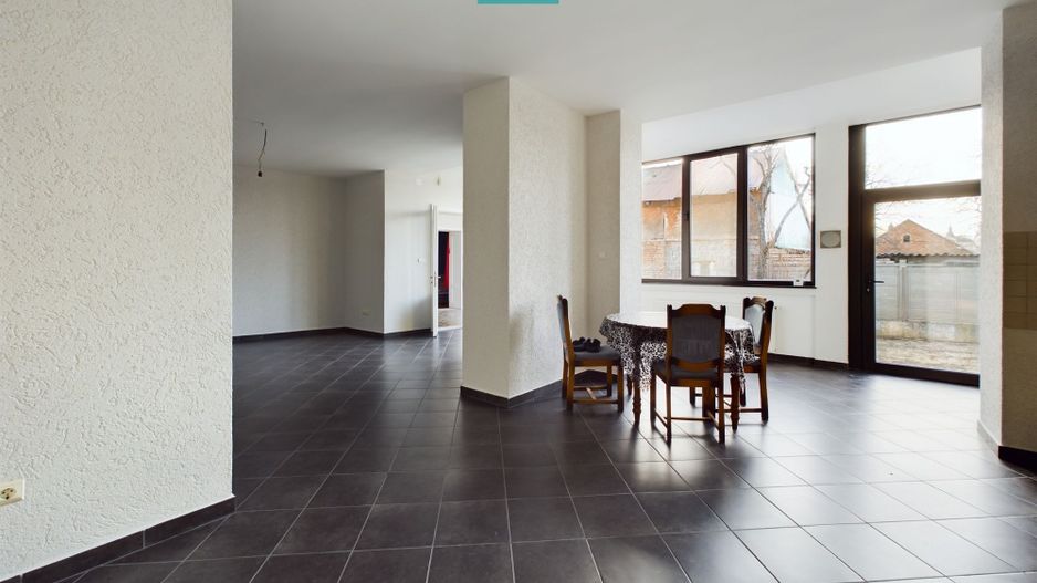 Casă generoasă în Periam județ Timiș - Poză 6