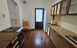 Apartament cu 2 camere de vânzare  la casa in curte comuna - Poză 8