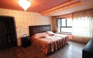 Casă / Vilă cu 7 camere în zona Lipovei - Poză 6