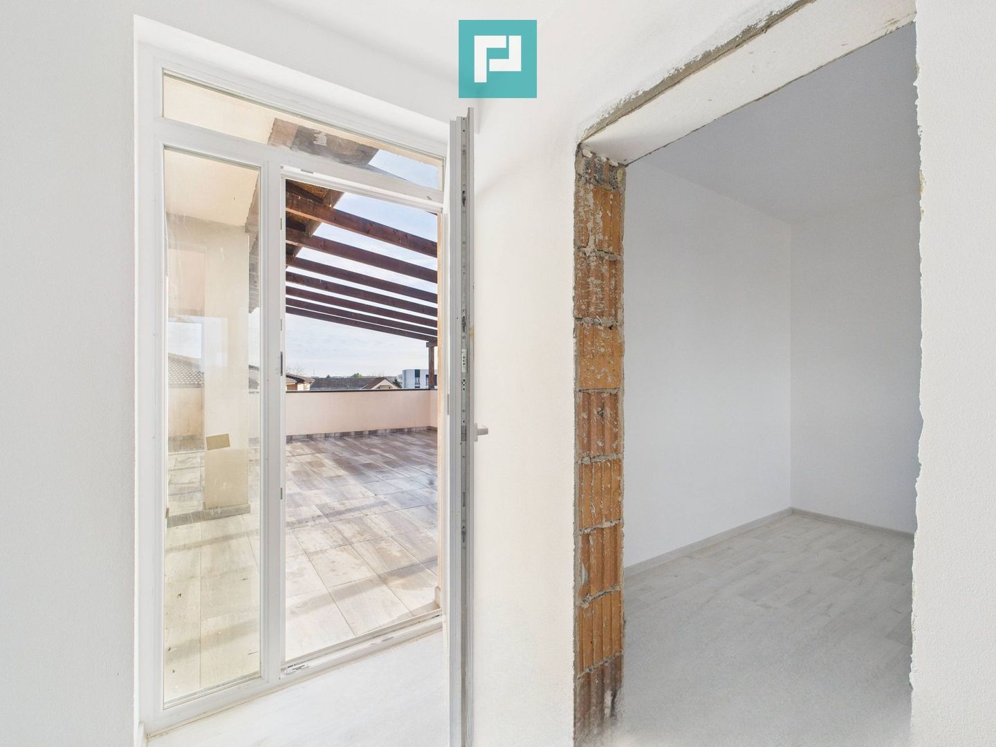 Penthouse cu terasă generoasă, în inima Chișodei - Poză 24