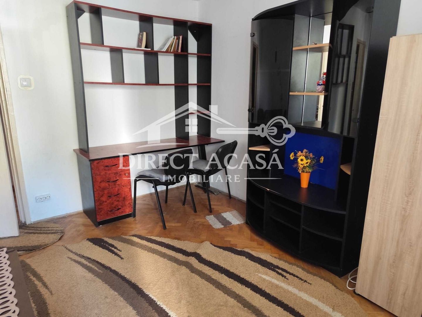 Apartament cu 3 camere de inchiriat-Str Godeanu-Zona Dambu - Poză 1