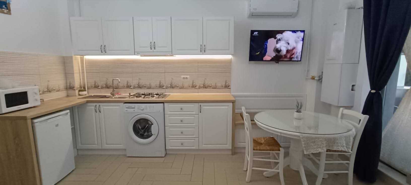 Garsonniera de vanzare in Mamaia Nord cu Piscina Exterioara si parcare - Poză 5