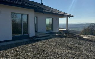 Vând casă Rediu langa padure - Poză 1
