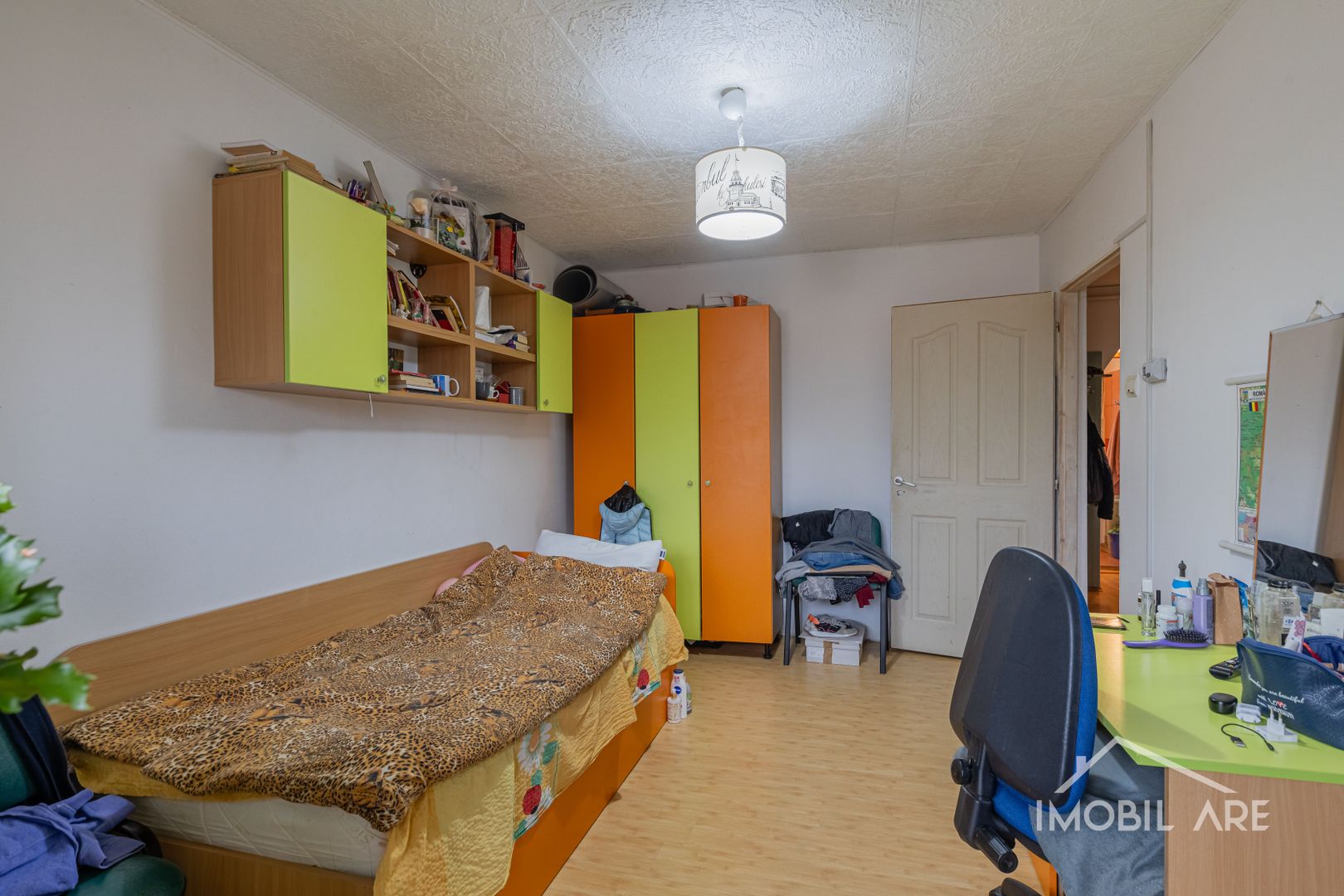 Apartament cu 3 camere de vânzare - Poză 9