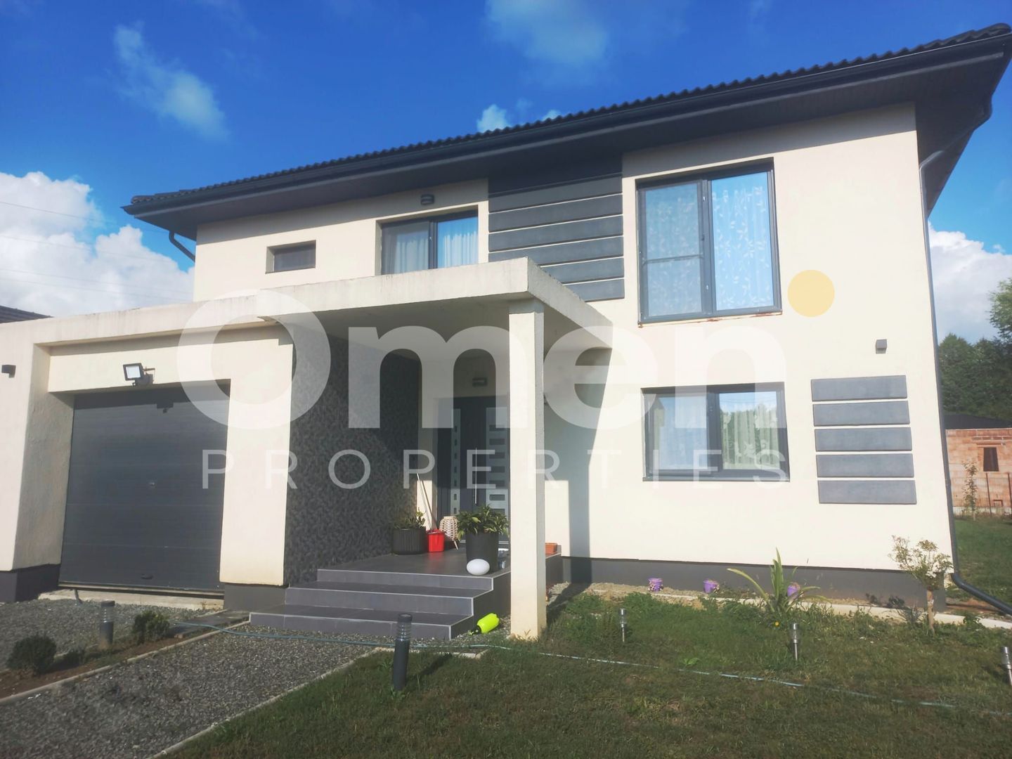 Casă de vanzare P+1, 282 mp utili, Tăuții-Măgherăuș – zonă liniștită - Poză 1