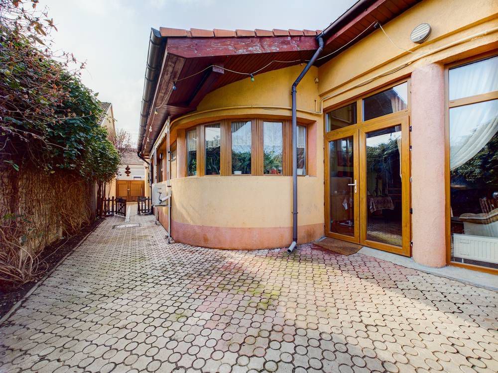 Casă generoasă în Grădiște - Poză 13