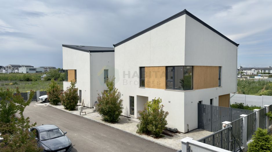 Vila individuala 5 camere Tunari 1 Decembrie - Poză 29