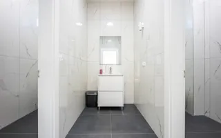 Vânzare spațiu comercial  Centru de 451,6 mp, amplasat pe teren privat - Poză 35