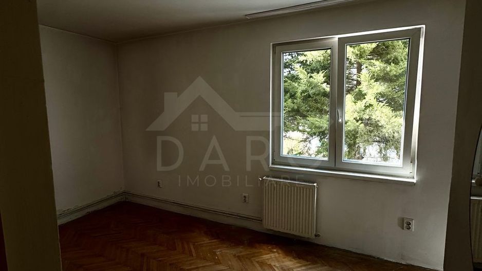 Apartamet 2 camere Aleea Mica etaj 1/3 - Poză 4