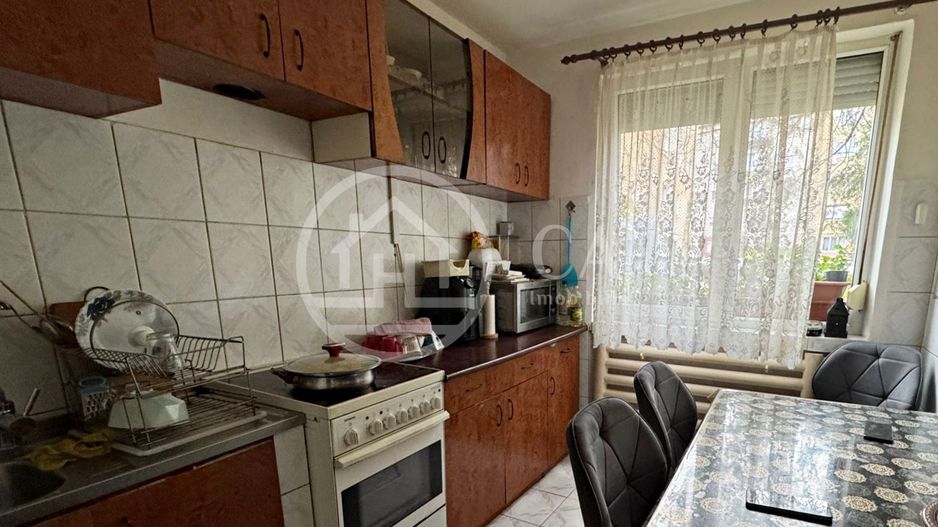Apartament cu 3 camere de vanzare in zona Rogerius, Oradea - Poză 6