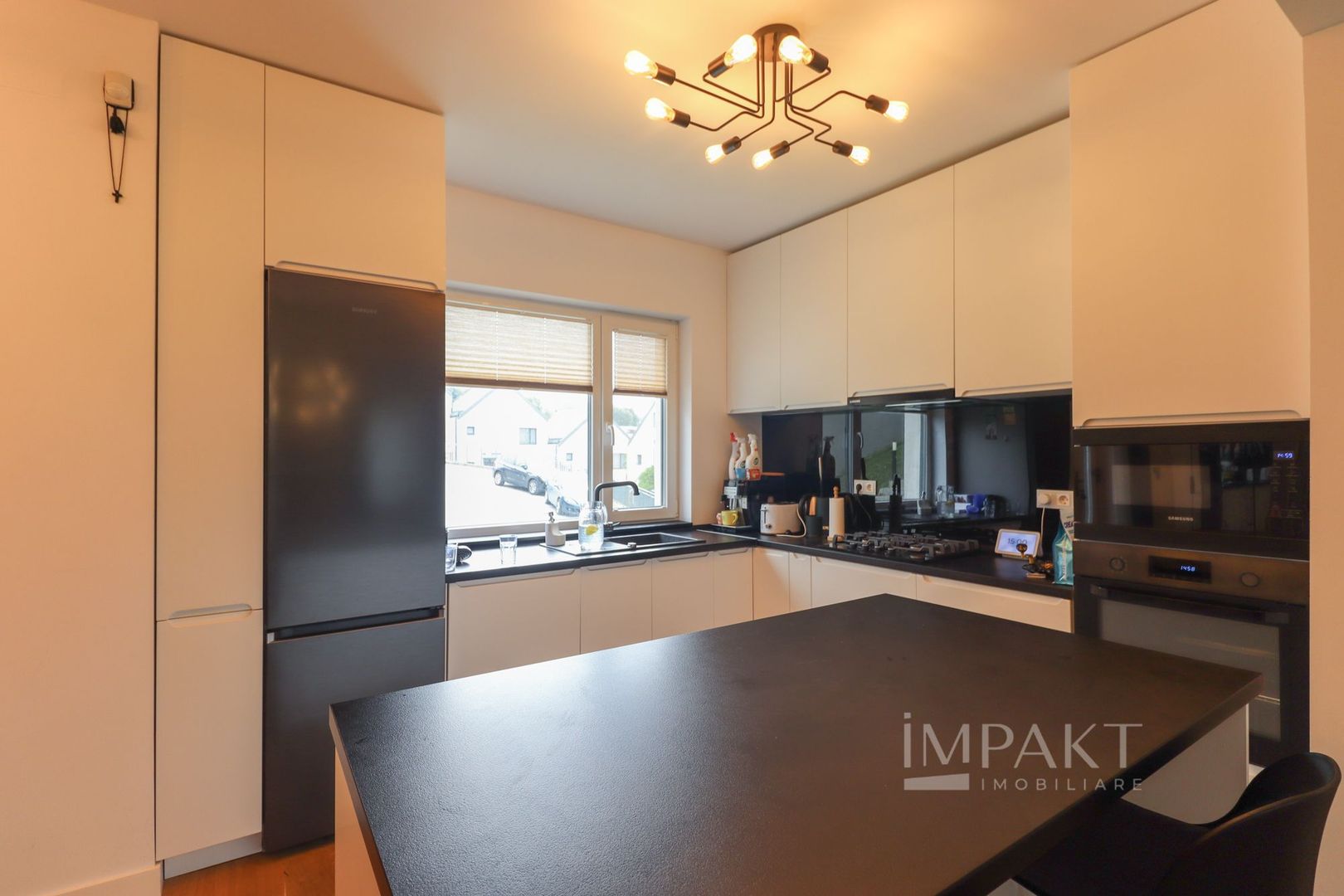 Casa insiruita cu finisaje de lux in cartierul Europa - Poză 4