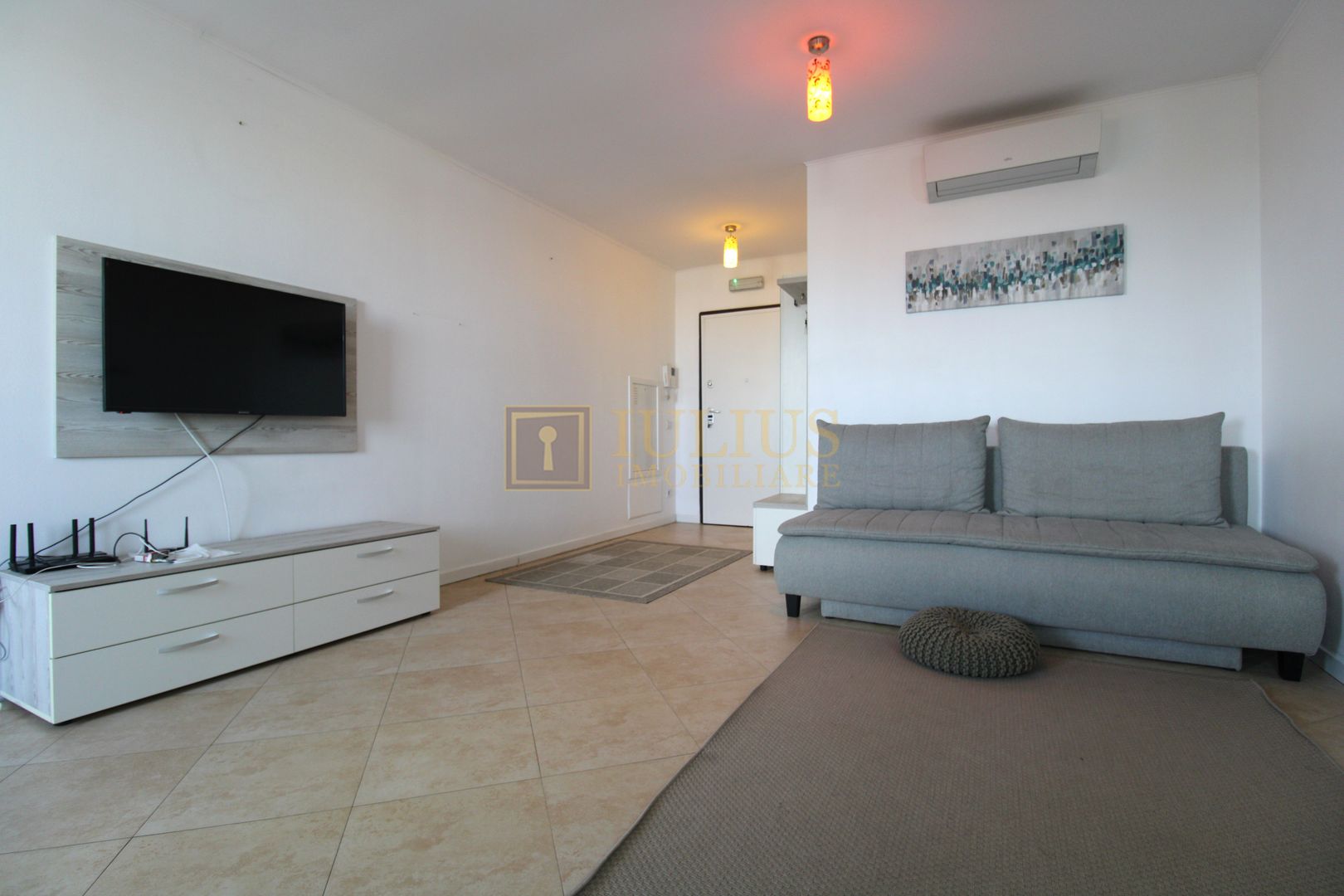 Ultracentral; 2 dormitoare + sufragerie si balcon spatios. Ctr Inclus - Poză 1