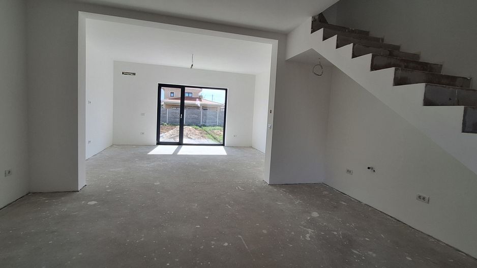 Duplex modern P+E cu 4 camere - Poză 19