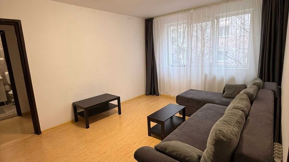 De vanzare Apartament 3 camere Drumul Taberei - Poză 2
