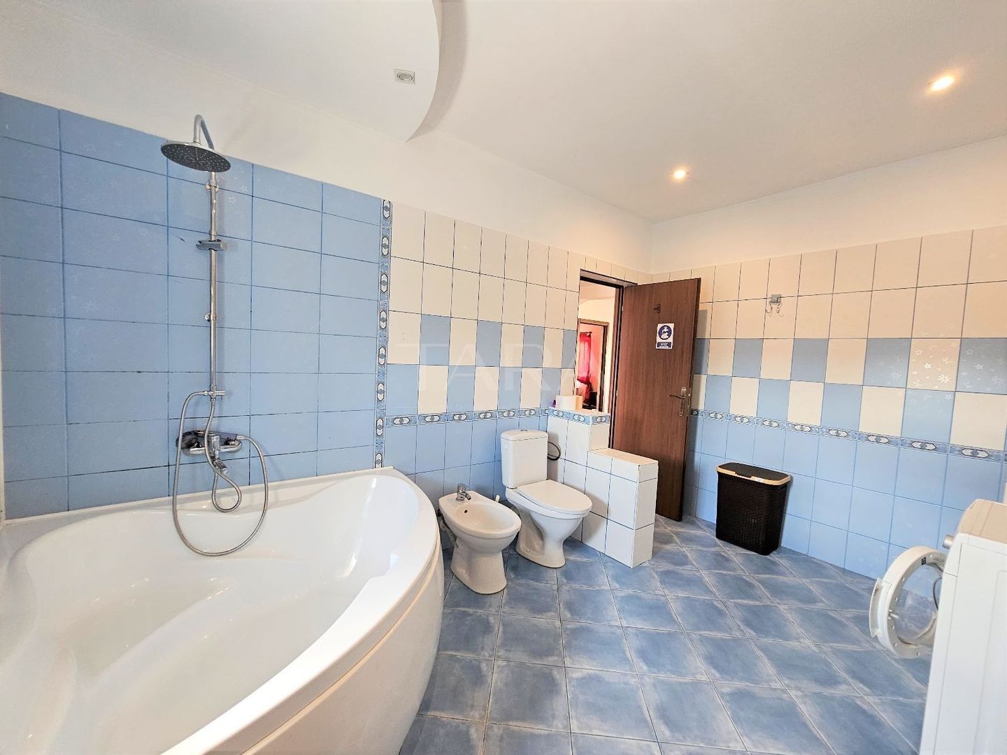 Apartament cu 7 camere de vânzare în Borhanci - Oportunitate unică! - Poză 11