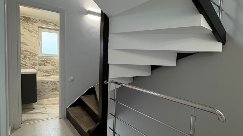 Vila noua cu mansarda Cosmopolis - Poză 10