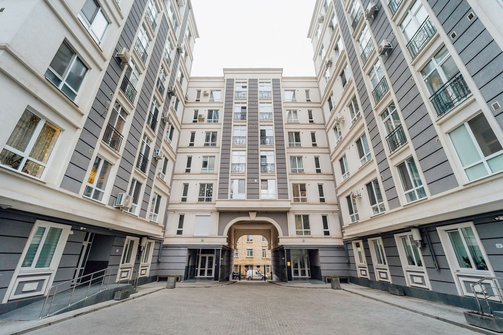 Apartament cu 2 camere, Centru - Poză 1