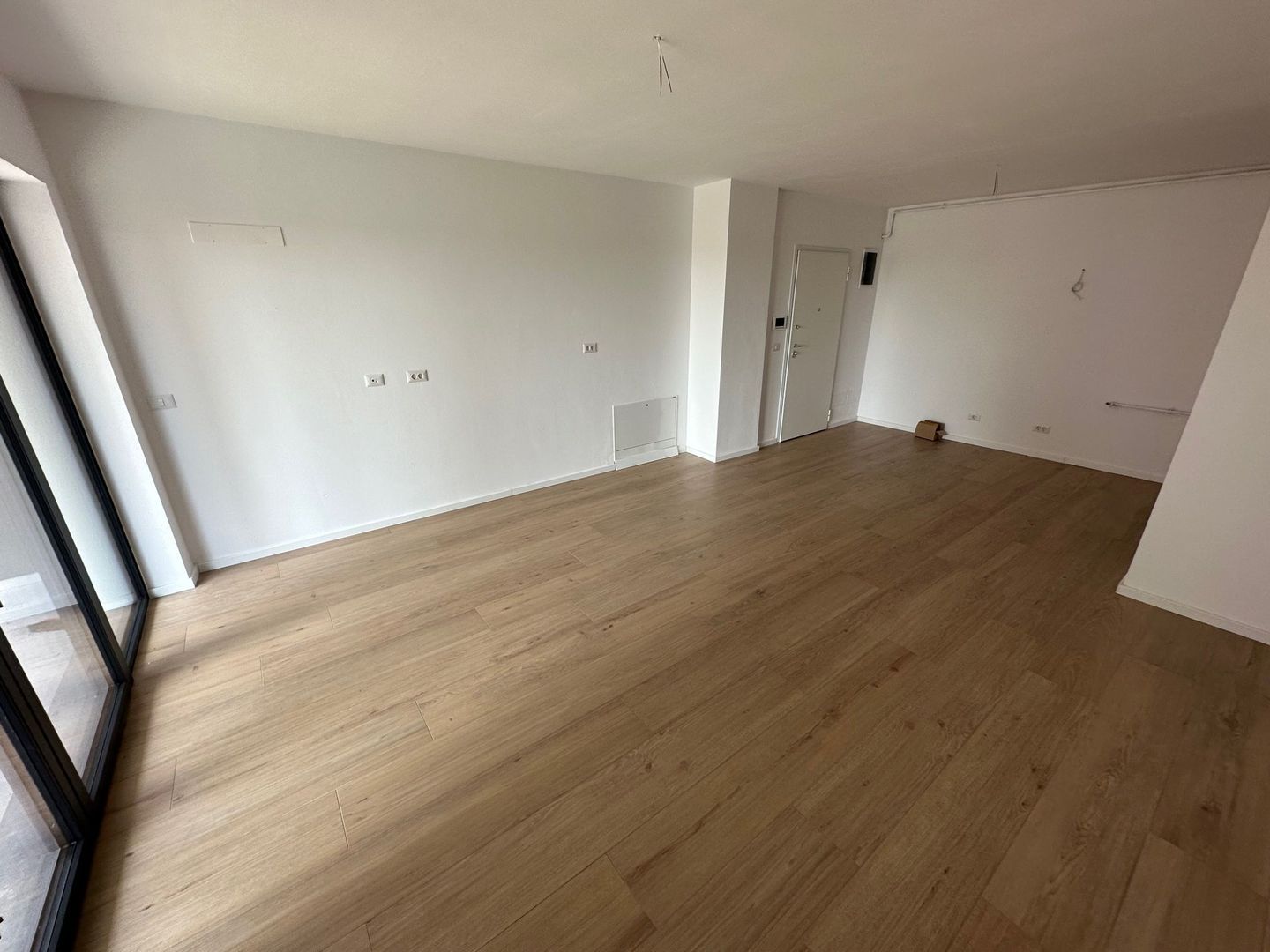 Apartament 3 camere bloc nou - Poză 1