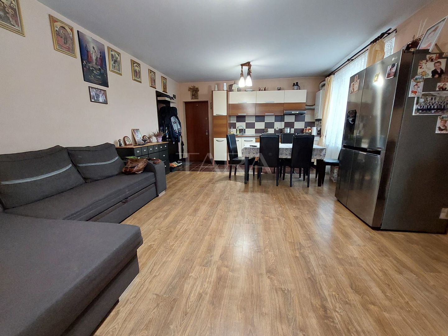 Apartament cu 3 camere in Floresti. - Poză 3