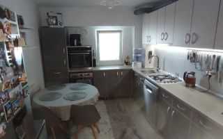 Apartament 3 camere, decomandat, 80 mp, etaj 1, zona centrala Tomesti - Poză 6