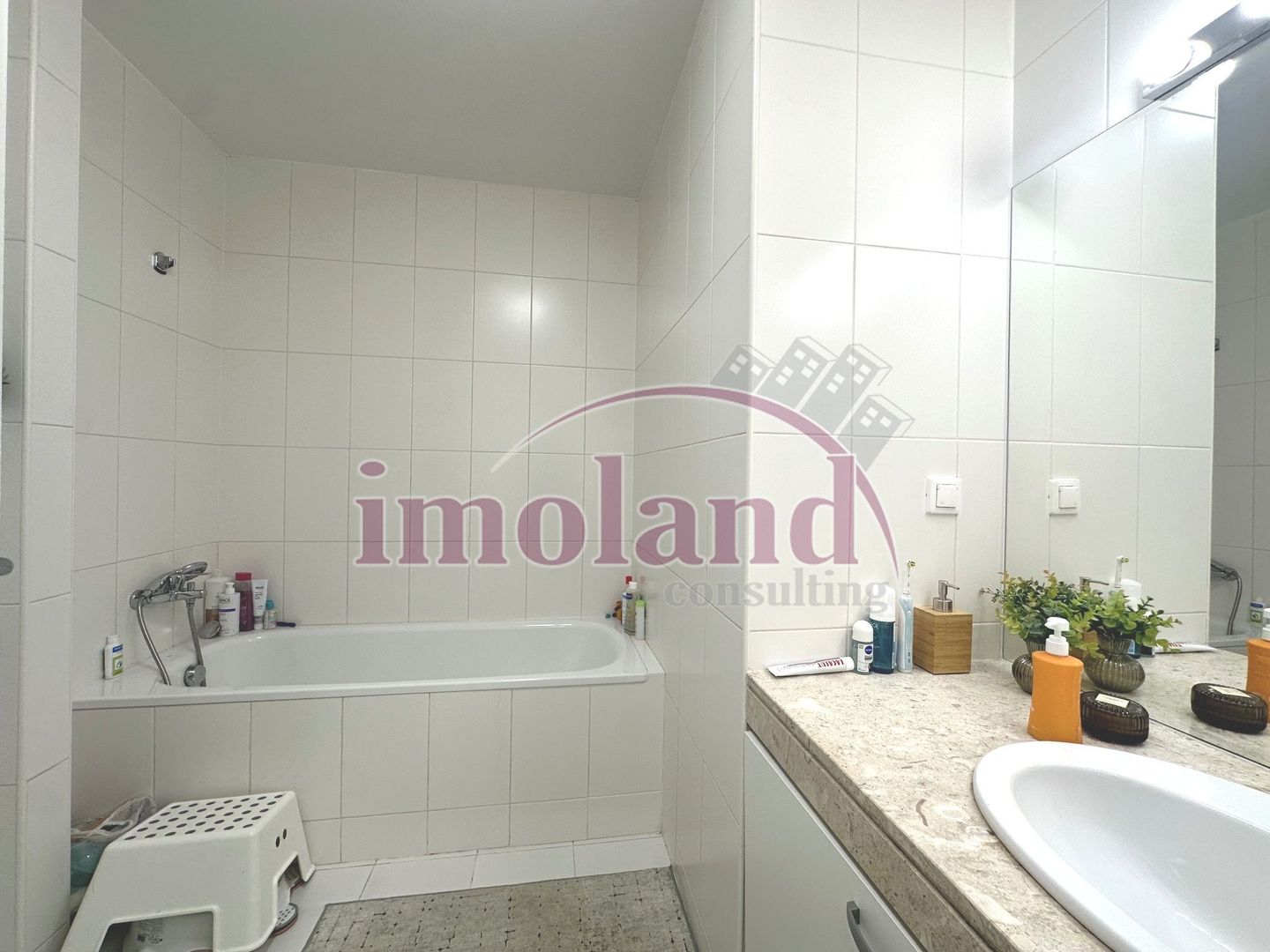 Apartament - 3 dormitoare si gradina  - Parter - Delea Veche 24 - Poză 12