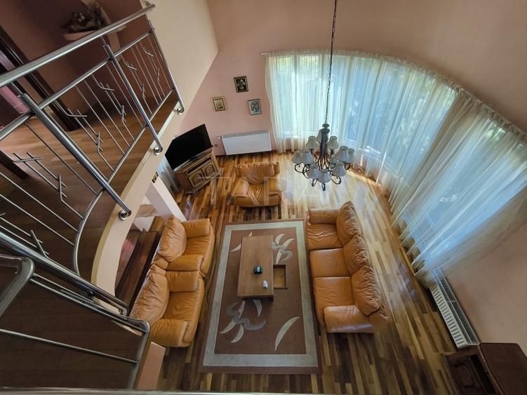 Casă spațioasă și luminoasă, cu teren generos, zona Europa - Poză 12