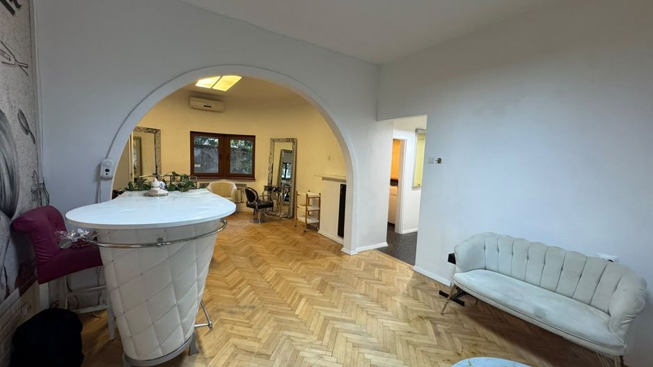 Apartament Victoriei, 79 mp, Parter - Potrivit Locuință sau Spațiu Comercial v19 - Poză 2